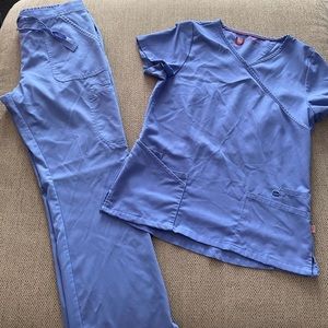 Urbane ultimate scrub set